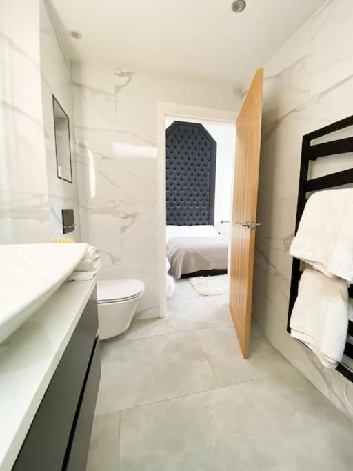 Luxury Detached Peak District Stone Barn - Dog Friendly Βίλα Hazelwood Εξωτερικό φωτογραφία