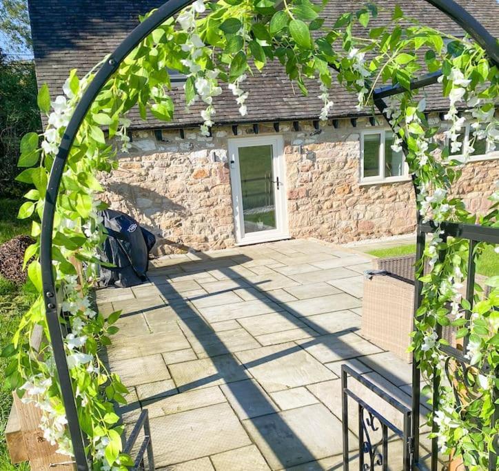 Luxury Detached Peak District Stone Barn - Dog Friendly Βίλα Hazelwood Εξωτερικό φωτογραφία