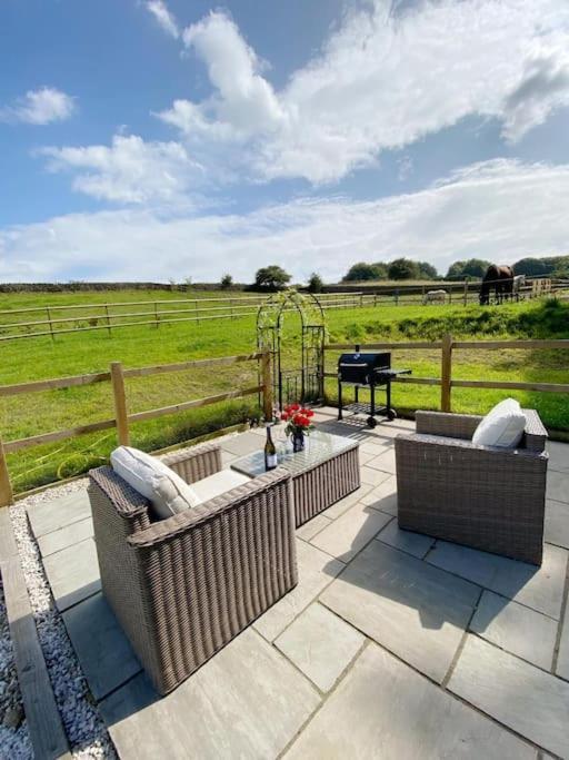 Luxury Detached Peak District Stone Barn - Dog Friendly Βίλα Hazelwood Εξωτερικό φωτογραφία