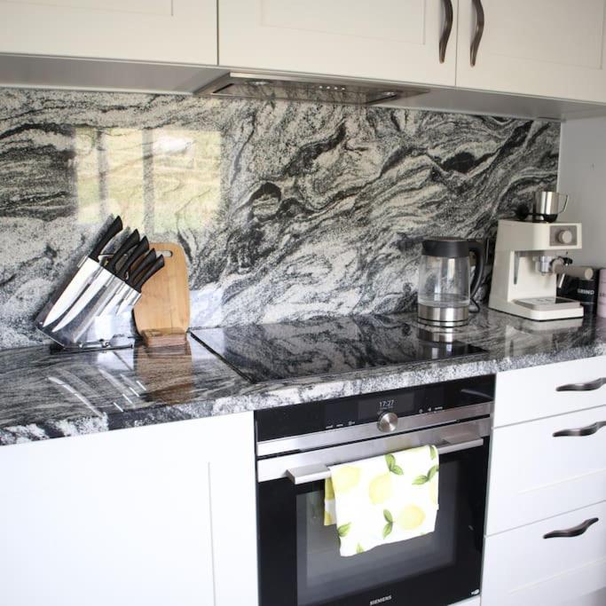 Luxury Detached Peak District Stone Barn - Dog Friendly Βίλα Hazelwood Εξωτερικό φωτογραφία